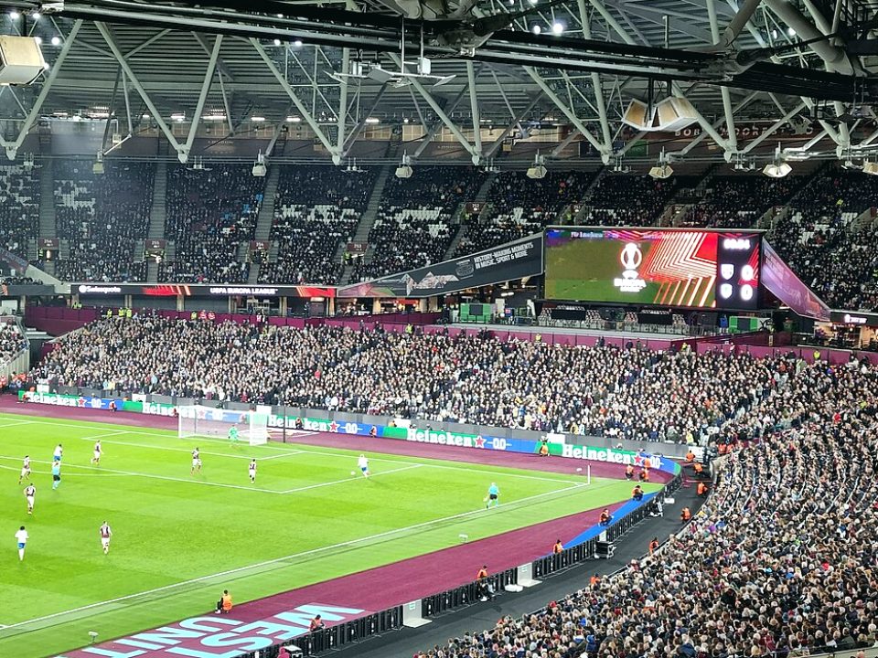 荷甲战报：费耶诺德 5-0 乌得勒支